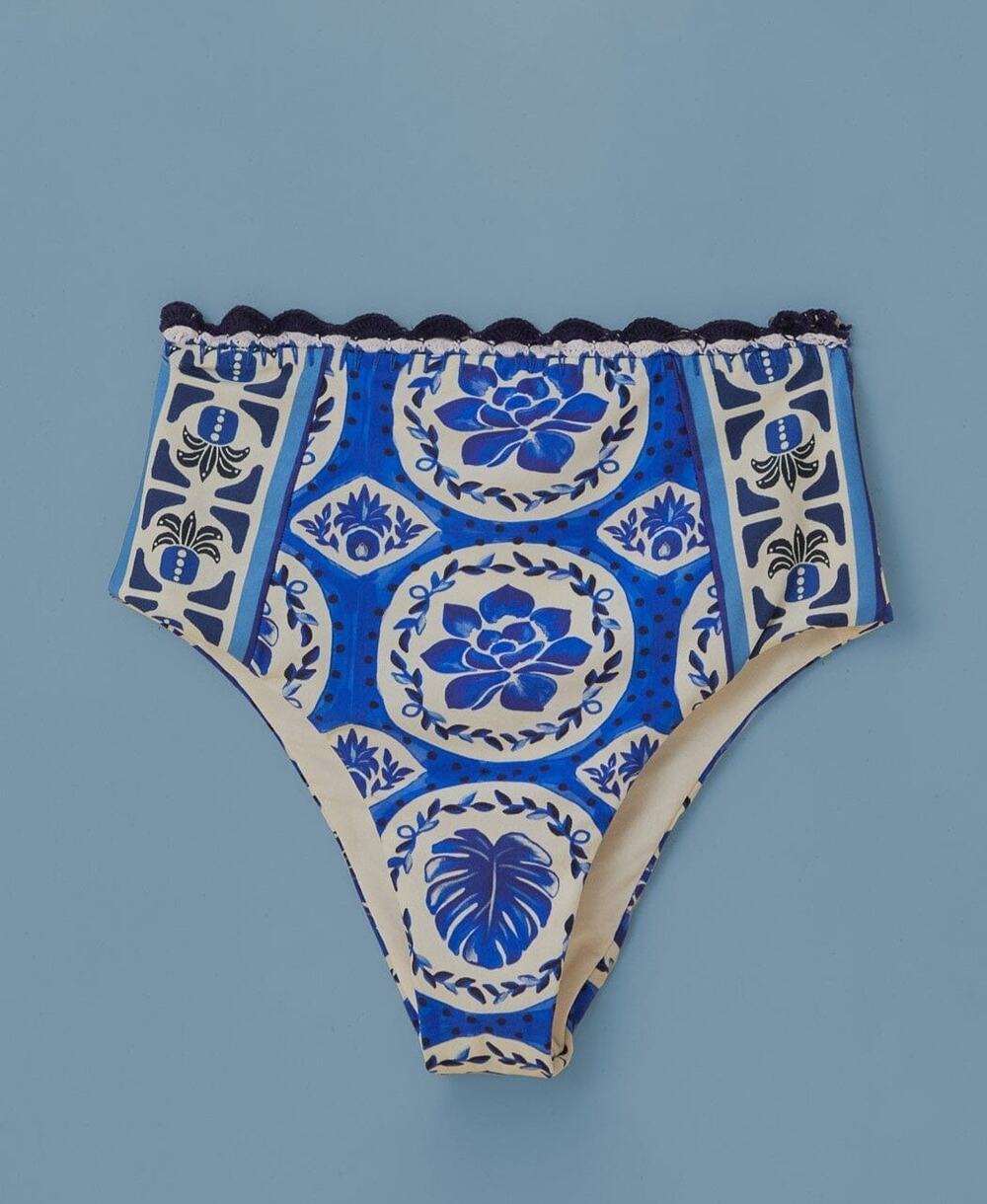 FARM Rio Blue & White Floral Medallion Bikini Bottoms Size M. Botanical, Boho